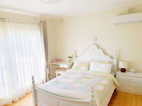 Beautiful Garden House - Lightning Ridge Tourism 10