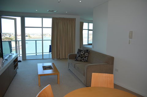Wallaroo Marina Luxury Apartment - Lightning Ridge Tourism 26