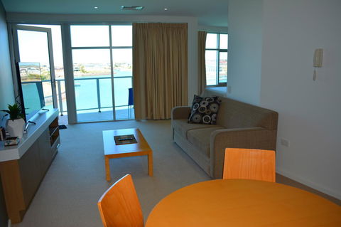 Wallaroo Marina Luxury Apartment - Lightning Ridge Tourism 5