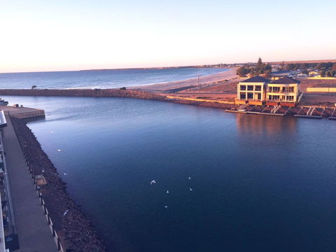 Wallaroo Marina Luxury Apartment - Lightning Ridge Tourism 25