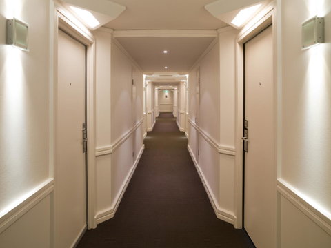 Hotel Grand Chancellor Adelaide - Lightning Ridge Tourism 32