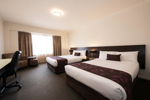 Hotel Grand Chancellor Adelaide - Lightning Ridge Tourism 2