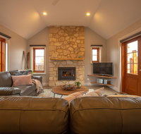 Lucy's Cottage - Lightning Ridge Tourism