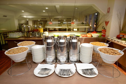 Grosvenor Hotel Adelaide - Lightning Ridge Tourism 14