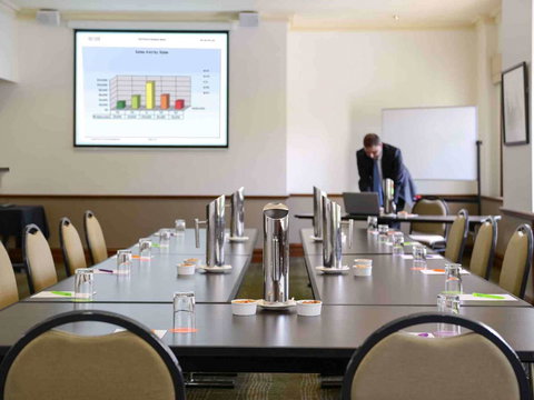 Grosvenor Hotel Adelaide - Lightning Ridge Tourism 19