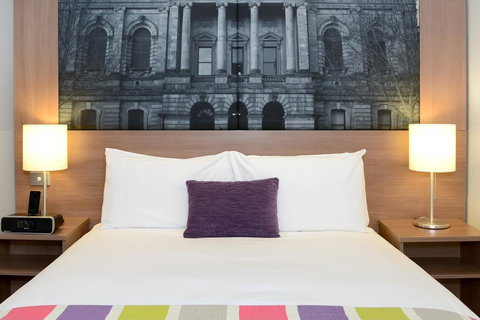 Grosvenor Hotel Adelaide - Lightning Ridge Tourism 4