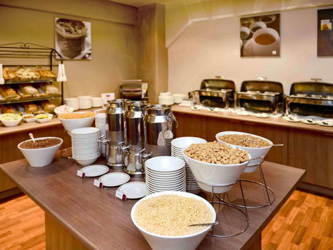 Grosvenor Hotel Adelaide - Lightning Ridge Tourism 17