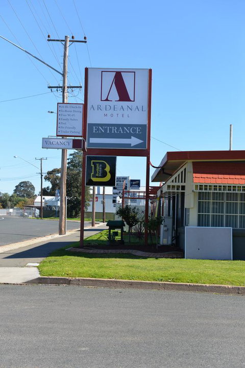 Ardeanal Motel - Lightning Ridge Tourism 3