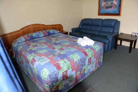 Ardeanal Motel - Lightning Ridge Tourism 28