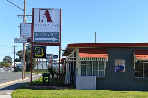 Ardeanal Motel - Lightning Ridge Tourism 0