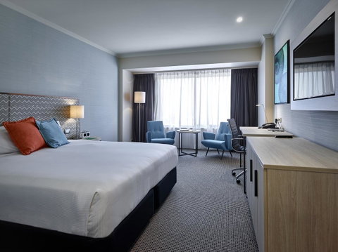 Stamford Grand Adelaide - Lightning Ridge Tourism 24