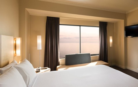 Stamford Grand Adelaide - Lightning Ridge Tourism 1