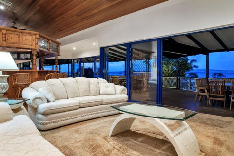 Doyles On The Bay - Lightning Ridge Tourism 16