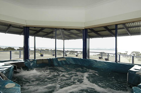 Doyles On The Bay - Lightning Ridge Tourism 20