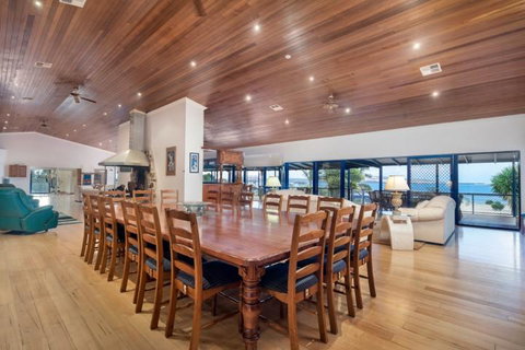 Doyles On The Bay - Lightning Ridge Tourism 12