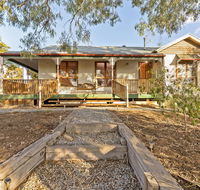 Rustic on 13th - Lightning Ridge Tourism
