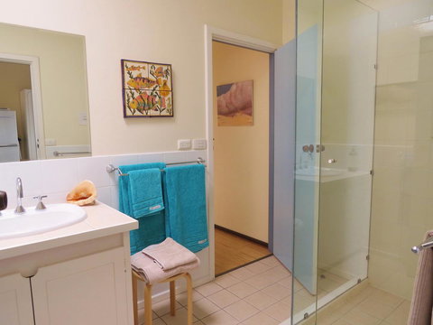 Kestrel Downs - Lightning Ridge Tourism 11