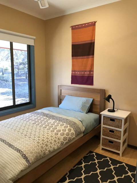 Kestrel Downs - Lightning Ridge Tourism 16