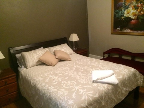 Penzance Cottage Glenelg - Lightning Ridge Tourism 2