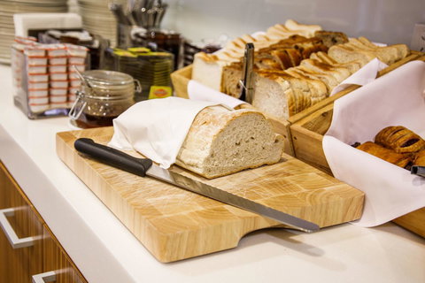 Adabco Boutique Hotel Adelaide - Lightning Ridge Tourism 3