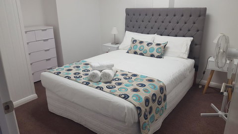 Aart Apartments - Lightning Ridge Tourism 15