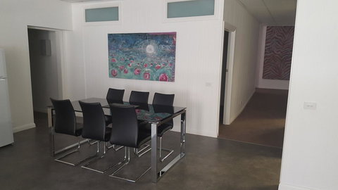 Aart Apartments - Lightning Ridge Tourism 16