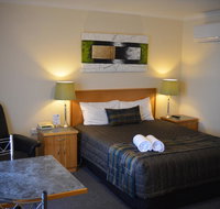 Arkana Motor Inn  Terrace Apartments - Lightning Ridge Tourism