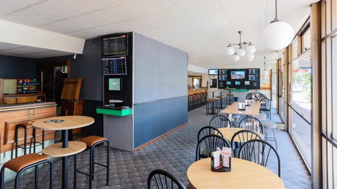 Bay Motel Hotel - Lightning Ridge Tourism 15