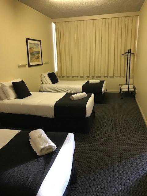 Bay Motel Hotel - Lightning Ridge Tourism 6