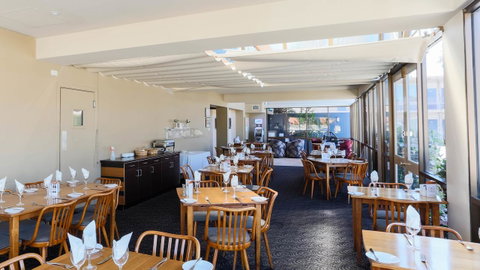 Bay Motel Hotel - Lightning Ridge Tourism 9