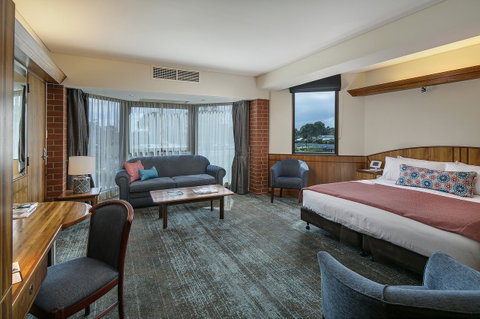 Arkaba Hotel - Lightning Ridge Tourism 3