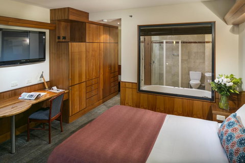 Arkaba Hotel - Lightning Ridge Tourism 24