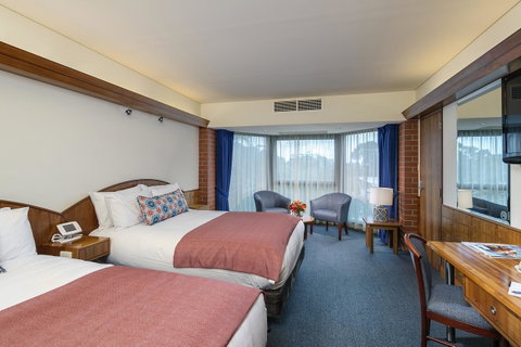 Arkaba Hotel - Lightning Ridge Tourism 1