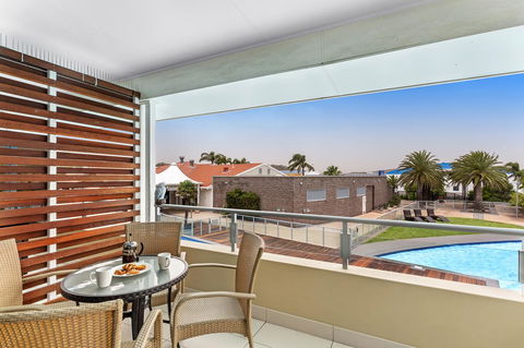 Pacific Blue 278-265 Sandy Pt Rd- Dual Key Access, Wifi, Linen And Air Conditioning - Lightning Ridge Tourism 3