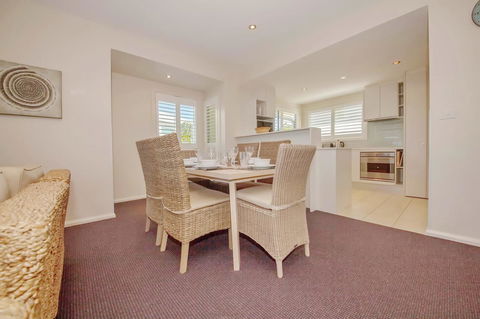 Pacific Blue 278-265 Sandy Pt Rd- Dual Key Access, Wifi, Linen And Air Conditioning - Lightning Ridge Tourism 6