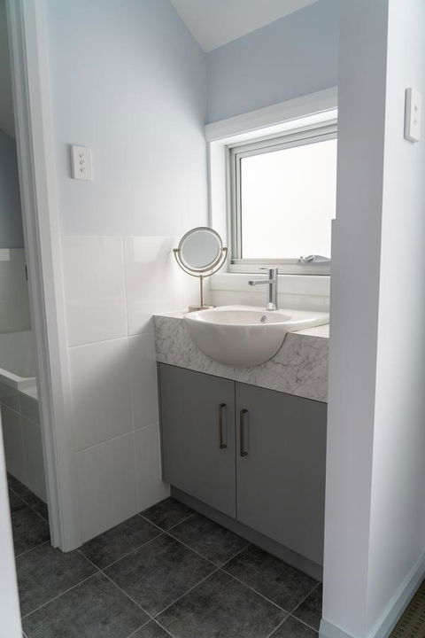 Gawler Townhouse 3 Bedroom - Lightning Ridge Tourism 33