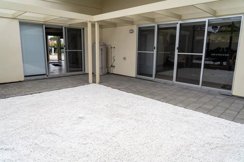 Gawler Townhouse 3 Bedroom - Lightning Ridge Tourism 12