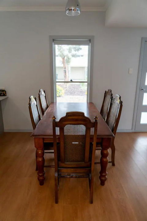 Gawler Townhouse 3 Bedroom - Lightning Ridge Tourism 21