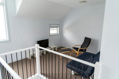Gawler Townhouse 3 Bedroom - Lightning Ridge Tourism 8