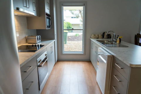 Gawler Townhouse 3 Bedroom - Lightning Ridge Tourism 1