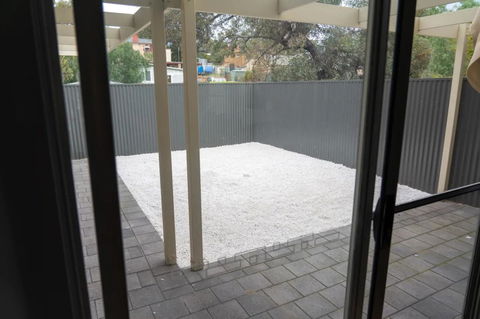 Gawler Townhouse 3 Bedroom - Lightning Ridge Tourism 9