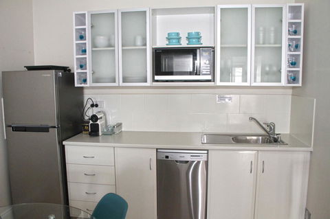 Smugglers Inn Studio Apartments - Lightning Ridge Tourism 8