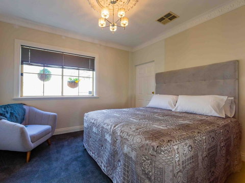 Angaston House - Lightning Ridge Tourism 22