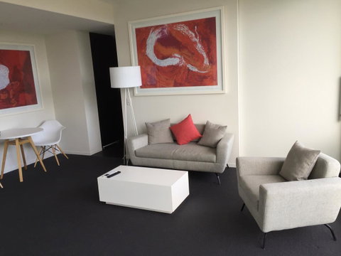 Tasha\'s Apartments On Warwick - Lightning Ridge Tourism 41