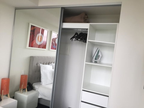 Tasha\'s Apartments On Warwick - Lightning Ridge Tourism 23