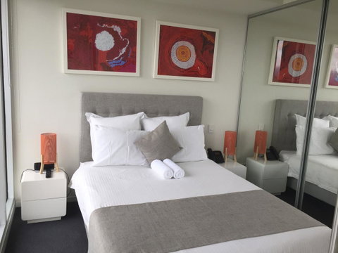Tasha\'s Apartments On Warwick - Lightning Ridge Tourism 27