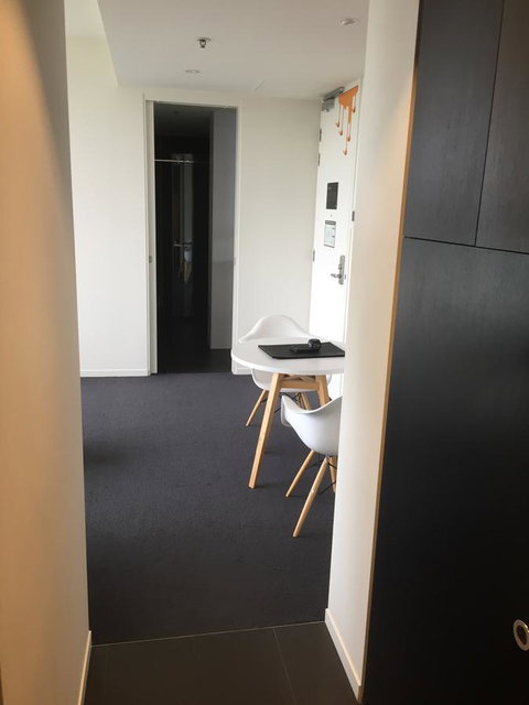 Tasha\'s Apartments On Warwick - Lightning Ridge Tourism 12