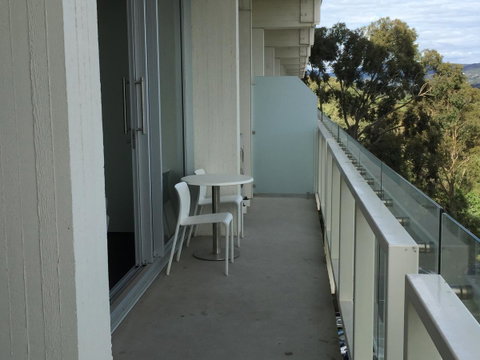 Tasha\'s Apartments On Warwick - Lightning Ridge Tourism 32
