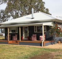 Rabbiters Hut - Lightning Ridge Tourism