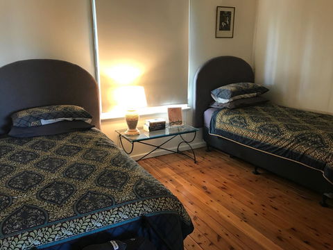 Rabbiters Hut - Lightning Ridge Tourism 5